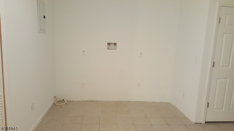 292 Carnegie Place, Unit A Union, NJ 07088 - Photo 7 of 10