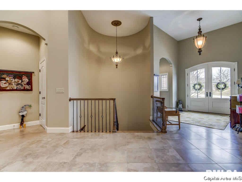 700 Epping Court Springfield, IL 62711 - Photo 2 of 29