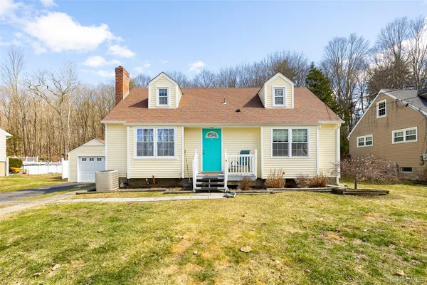 $349,900 | 14 Van Wert Place, Hyde Park, NY 12538