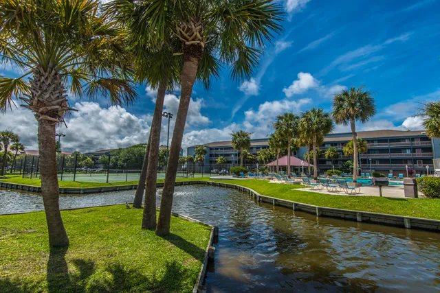 $525,000 | 152 West Mariners Cay Drive, Unit 152, Folly Beach, SC 29412