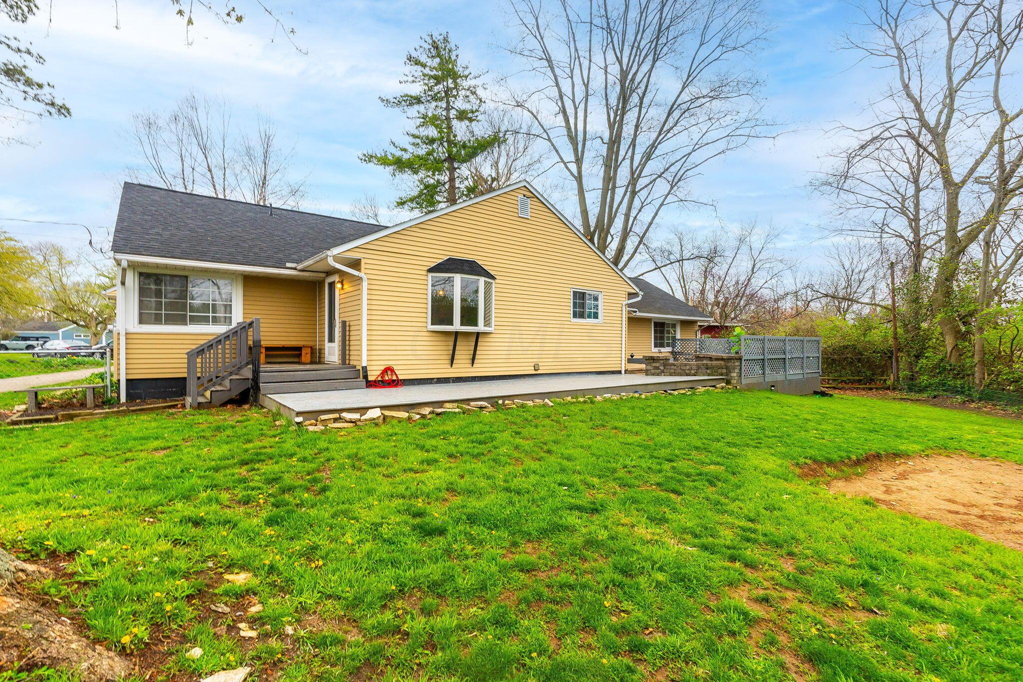 835 Dartmouth Road Circleville, OH 43113 - Photo 14 of 59 835 Dartmouth Drive (Exterior)-16