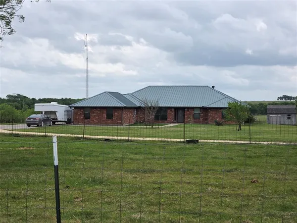 $3,300 | 484 County Road 4149, Grandview, TX 76050