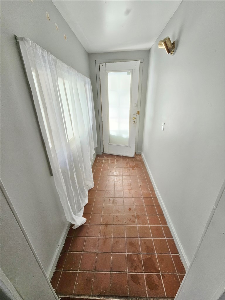 204 Cypress Street Rochester, NY 14620 - Photo 12 of 40 vacant 208 1 bedroom down entry
