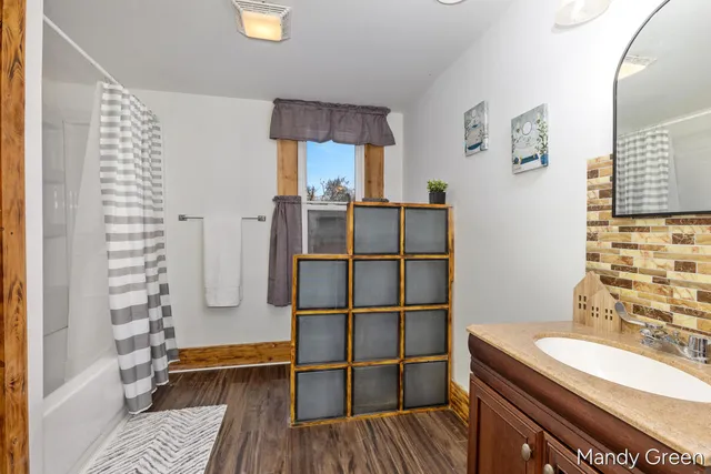 $177,900 | 219 North 3rd Street, Edmore, MI 48829