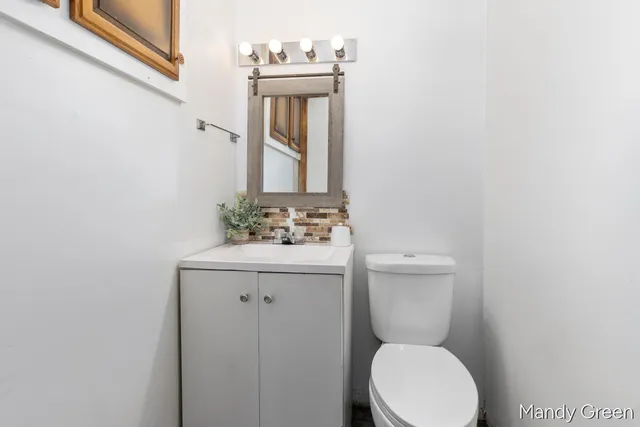 $177,900 | 219 North 3rd Street, Edmore, MI 48829