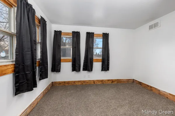 $170,000 | 219 North 3rd Street, Edmore, MI 48829