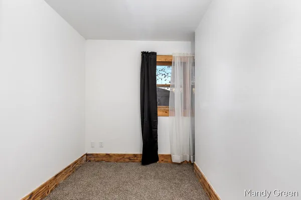 $170,000 | 219 North 3rd Street, Edmore, MI 48829