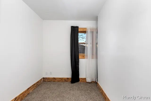 $177,900 | 219 North 3rd Street, Edmore, MI 48829