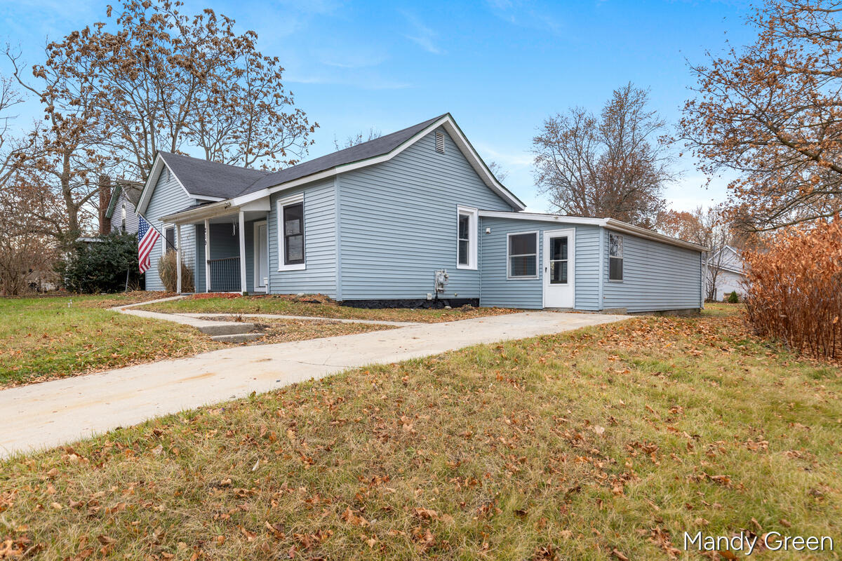 219 North 3rd Street Edmore, MI 48829 - Photo 4 of 30 219-N-3rd_004
