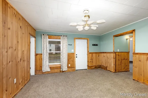 $170,000 | 219 North 3rd Street, Edmore, MI 48829