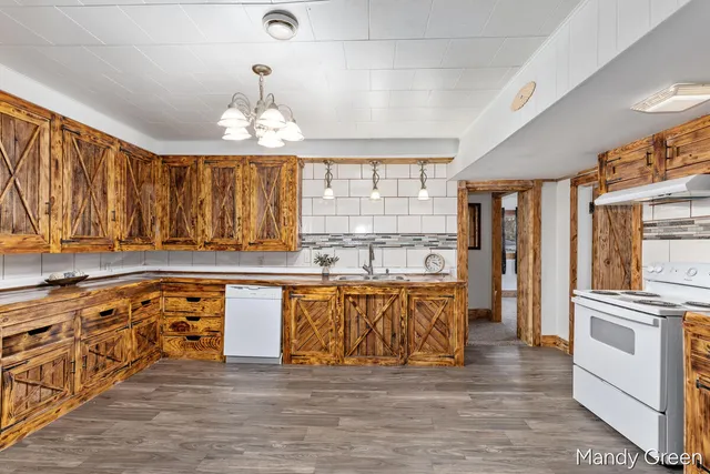 $177,900 | 219 North 3rd Street, Edmore, MI 48829