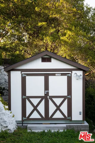 $4,475,000 | 3922 Glenridge Drive, Sherman Oaks, CA 91423