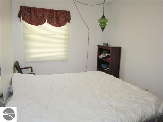 542 Bloomfield Road Traverse City, MI 49686 - Photo 27 of 33 1741429-26.JPG