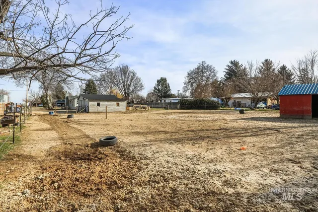 $360,000 | 20871 Academy Road, Greenleaf, ID 83626