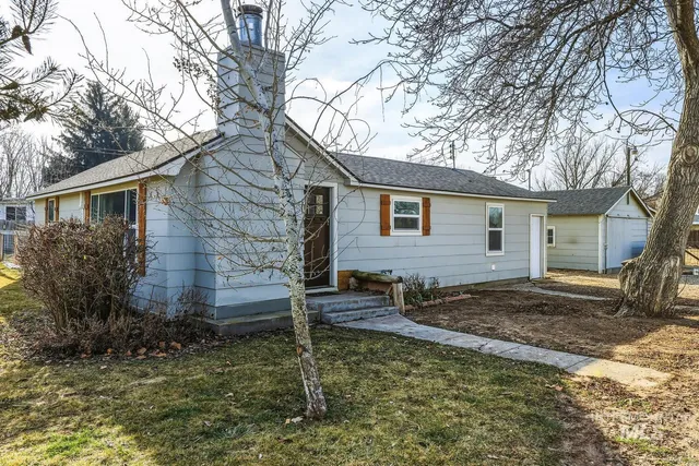 $360,000 | 20871 Academy Road, Greenleaf, ID 83626