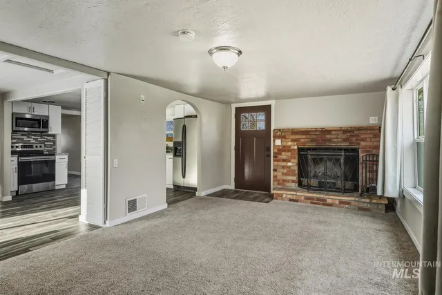 $360,000 | 20871 Academy Road, Greenleaf, ID 83626