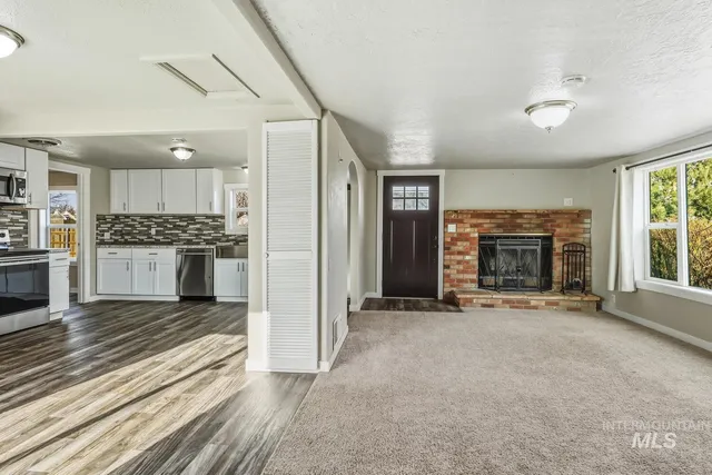 $360,000 | 20871 Academy Road, Greenleaf, ID 83626