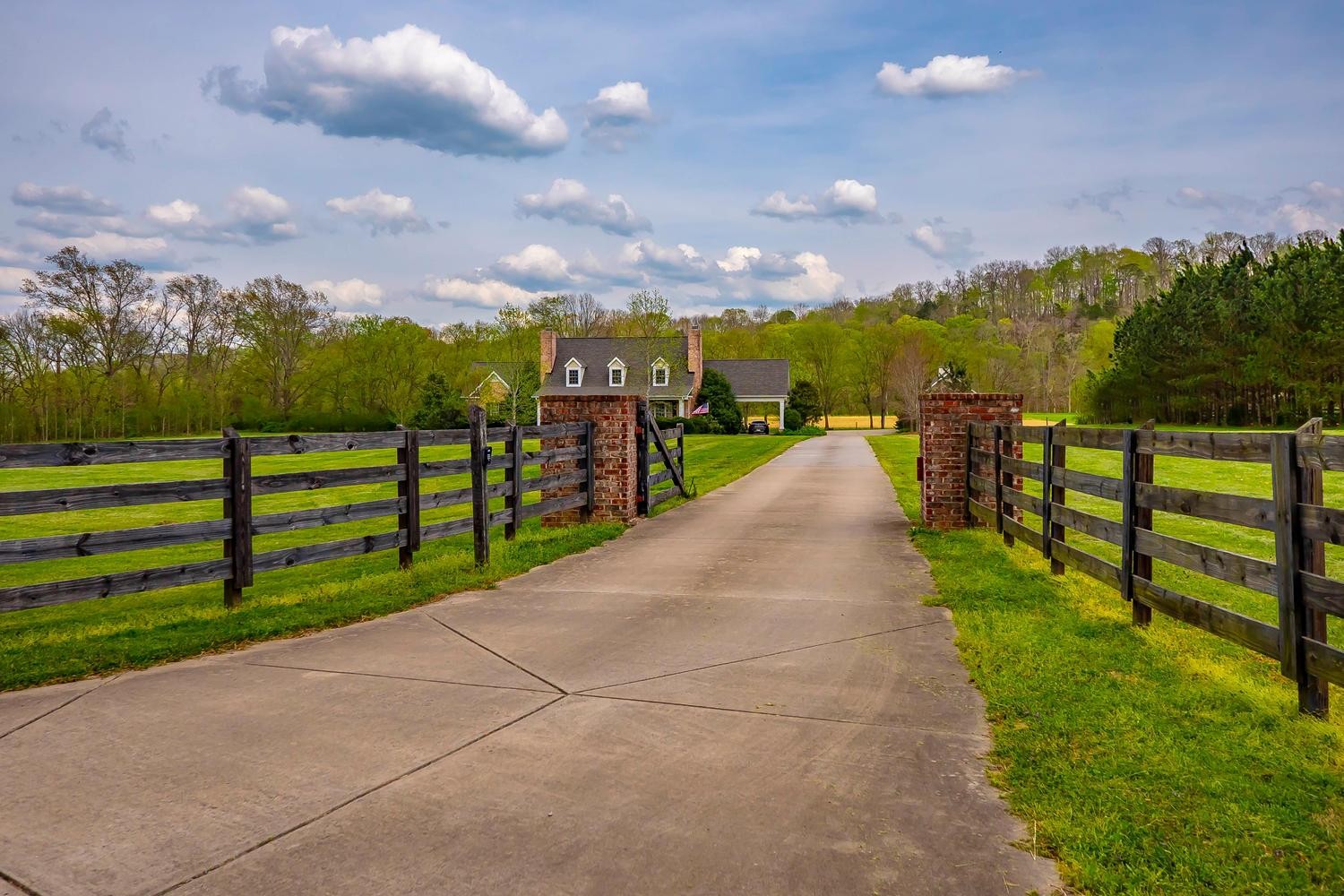 5178 Old Harding Road Franklin, TN 37064 - Photo 26 of 26 a view of a pathway with a garden