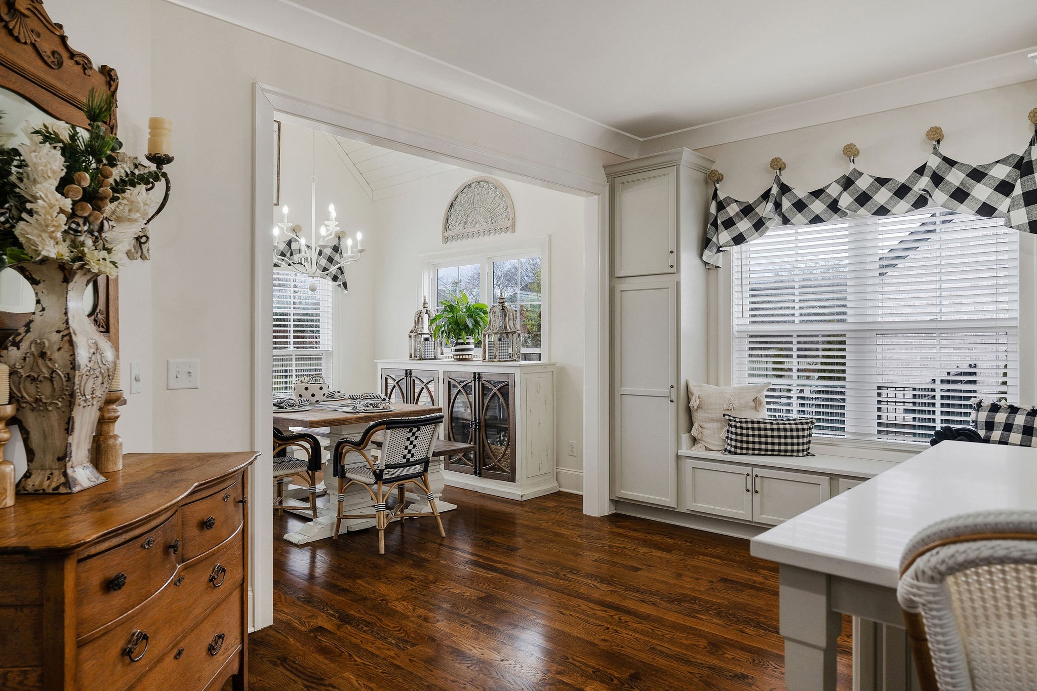 2945 Siegel Road Murfreesboro, TN 37129 - Photo 19 of 59 a view of a livingroom with furniture and window