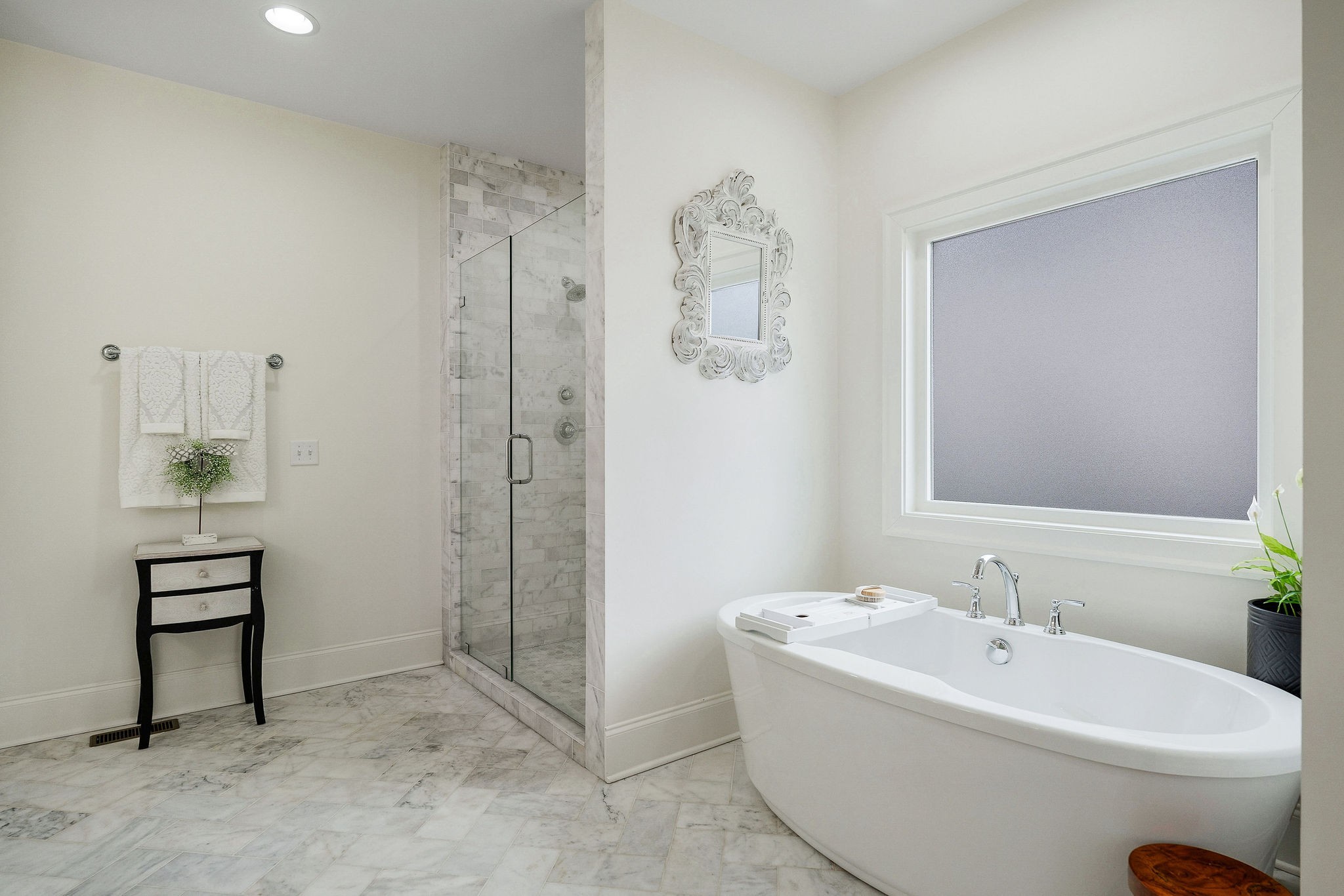 2945 Siegel Road Murfreesboro, TN 37129 - Photo 25 of 59 a bathroom with a bathtub a sink and a shower