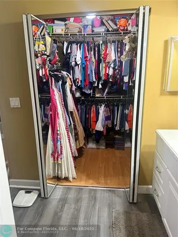 a view of liquor store