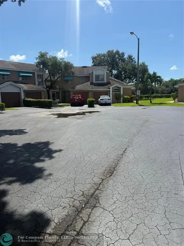 $420,000 | 7081 Woodmont Way, Tamarac, FL 33321