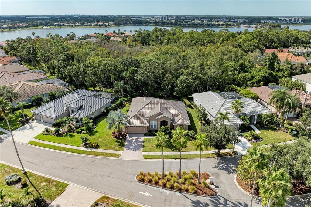 8122 Waterview Boulevard Lakewood Ranch, FL 34202 - Photo 45 of 54 an aerial view of multiple house