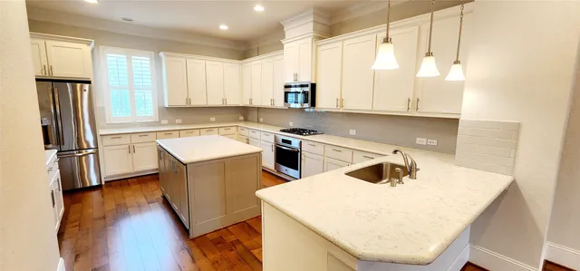 $4,850 | 11 West Rafters Row, The Woodlands, TX 77380