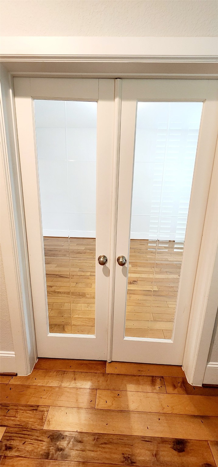 11 West Rafters Row The Woodlands, TX 77380 - Photo 3 of 33