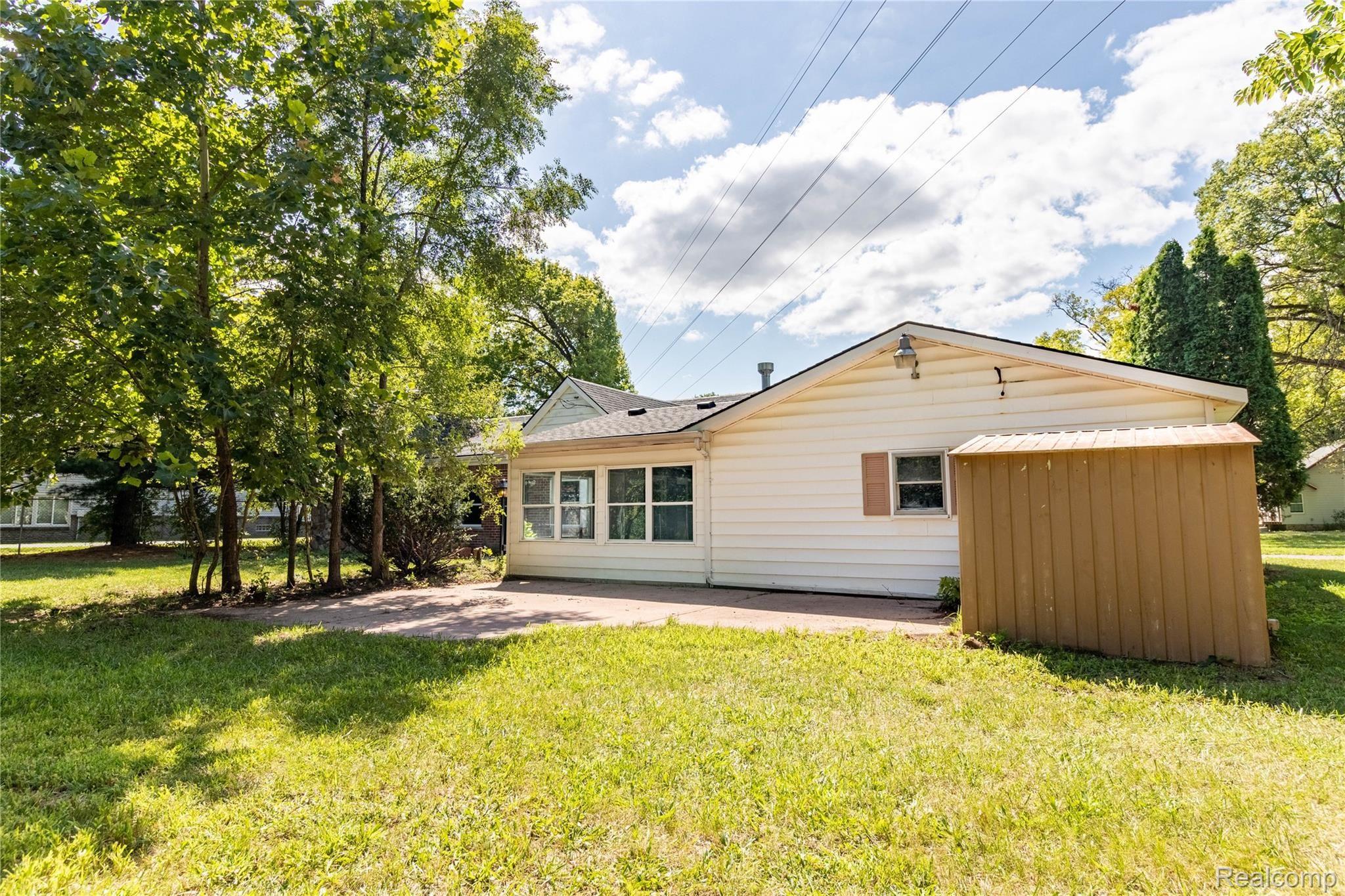 47076 Willis Road Belleville, MI 48111 - Photo 4 of 39 4.Back