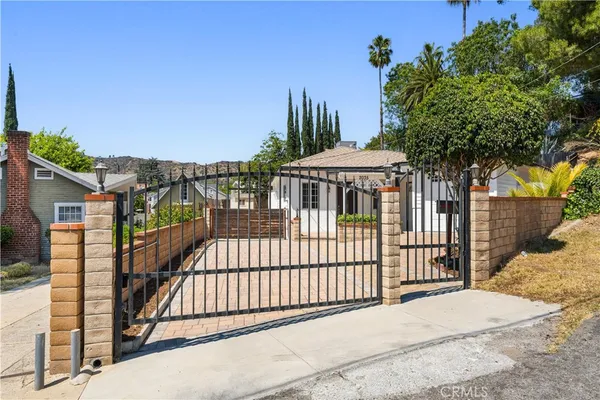 $1,250,000 | 2035 Las Colinas Avenue, Los Angeles, CA 90041