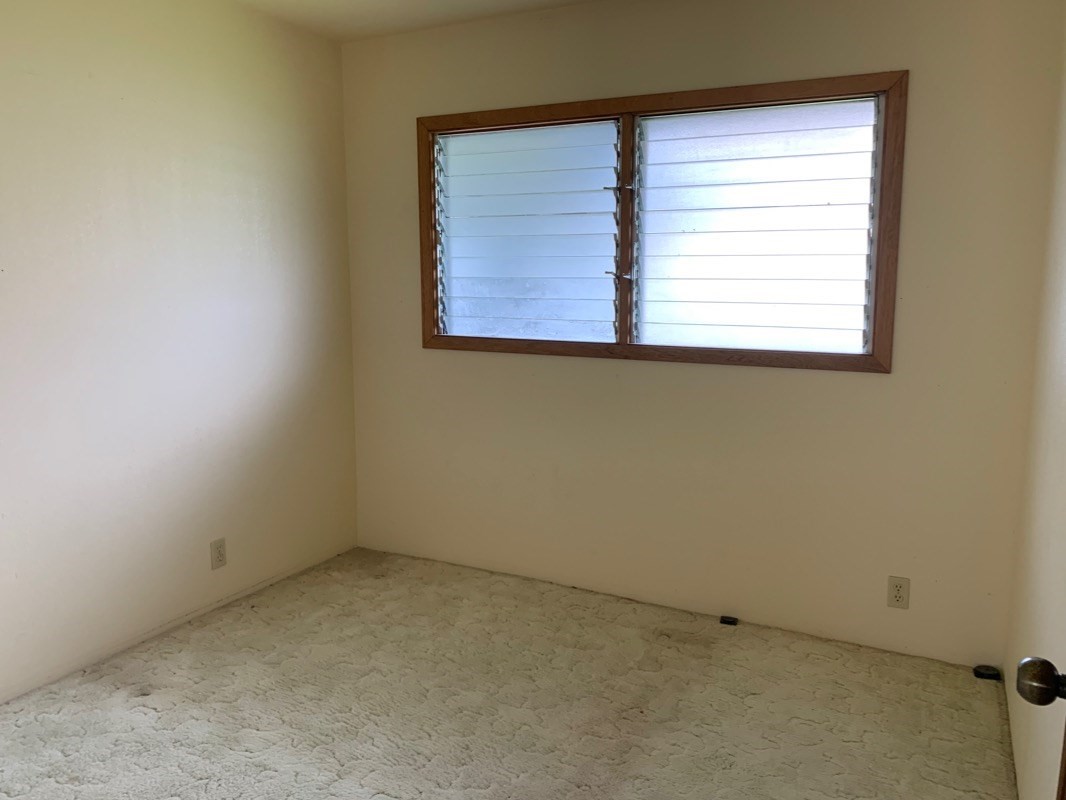 16-555 Old Volcano Road Keaau, HI 96749 - Photo 10 of 15 an empty room with a window