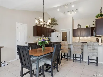 $575,000 | 6632 Towne Woods Drive, St. Louis, MO 63129