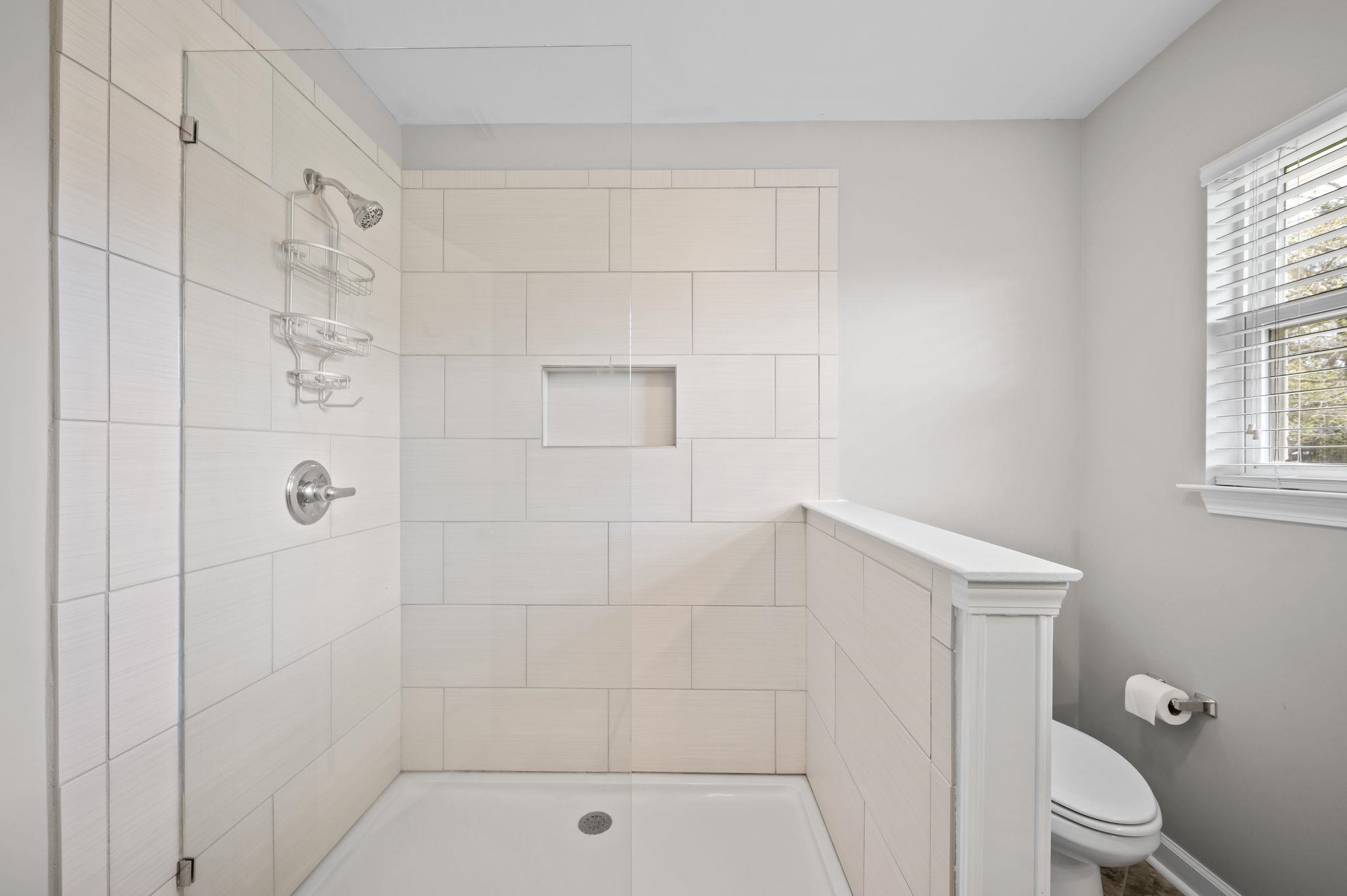 24924 Brewer Road Robertsdale, AL 36567 - Photo 17 of 33 Primary Bathroom
