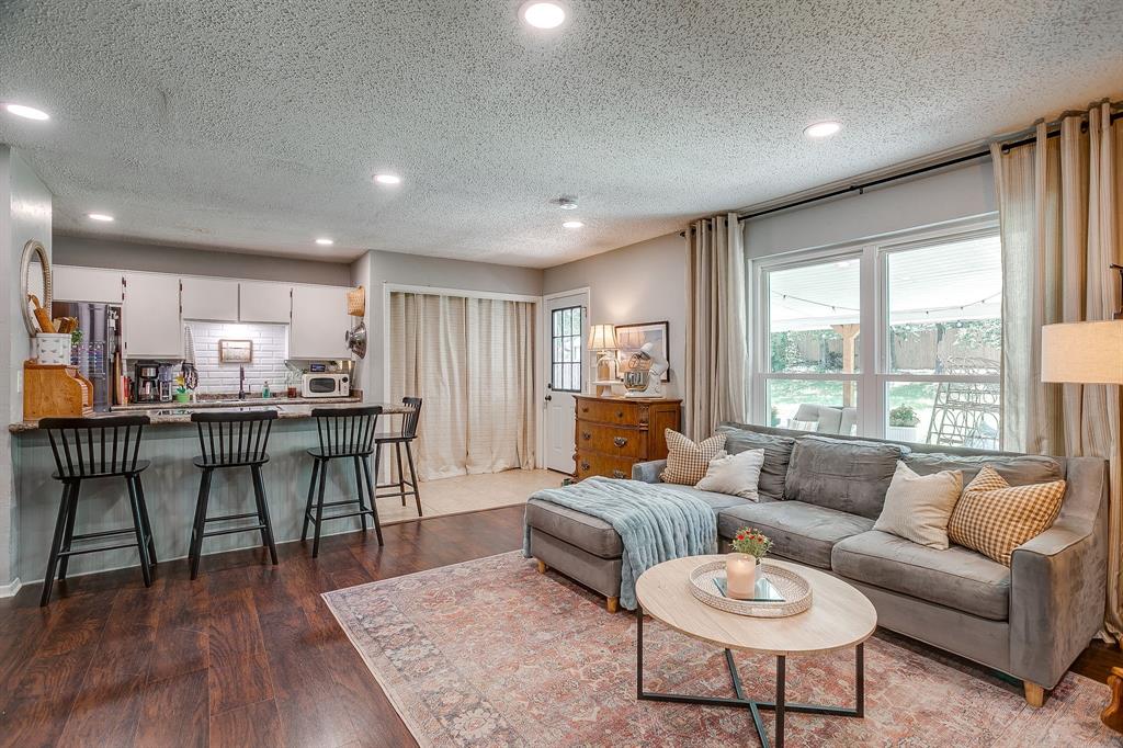 712 Poe Street Azle, TX 76020 - Photo 10 of 33