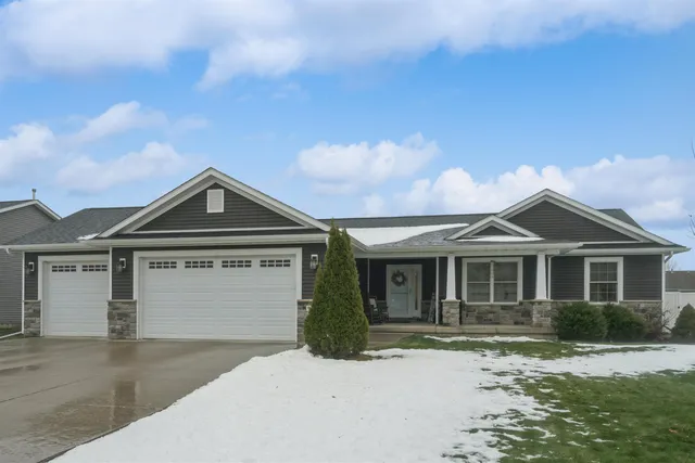 $435,000 | 908 14th Street, Rapids City, IL 61275