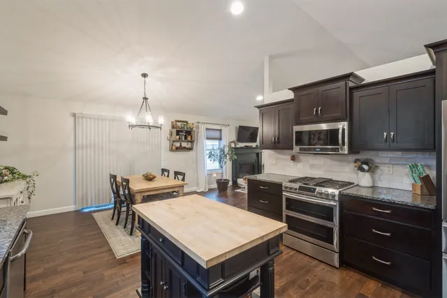 $435,000 | 908 14th Street, Rapids City, IL 61275