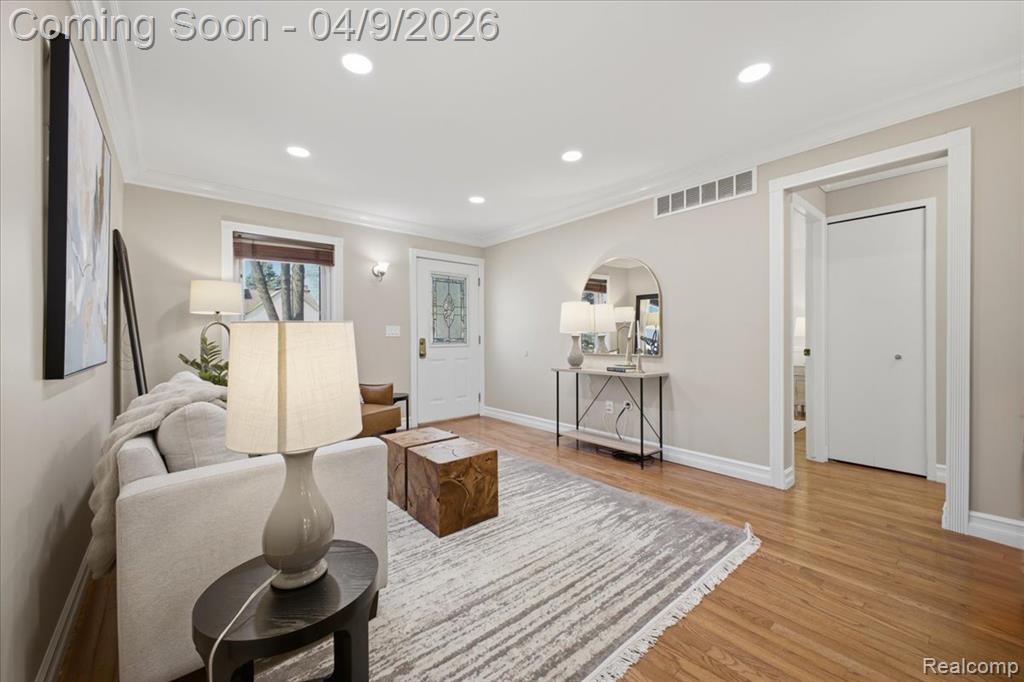 889 Hadley Road Rochester Hills, MI 48307 - Photo 9 of 54
