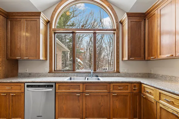 $999,900 | 12137 Grandview Terrace, Apple Valley, MN 55124