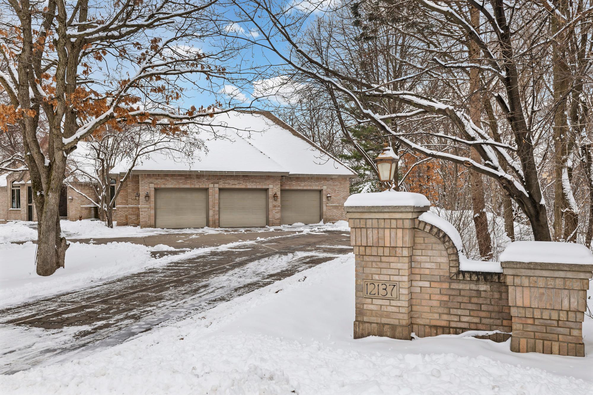 12137 Grandview Terrace Apple Valley, MN 55124 - Photo 2 of 93