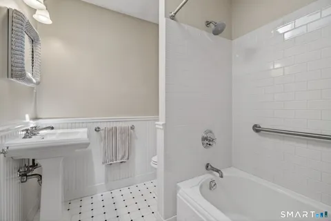 $525,000 | 8 Liberty Ridge, Clinton, CT 06413
