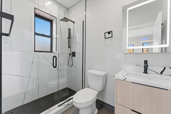 $5,250 | 7518 North Eastlake Terrace, Unit 1, Chicago, IL 60626
