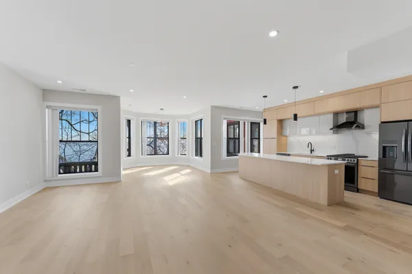 $5,250 | 7518 North Eastlake Terrace, Unit 1, Chicago, IL 60626