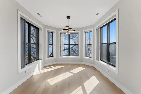 $5,250 | 7518 North Eastlake Terrace, Unit 1, Chicago, IL 60626