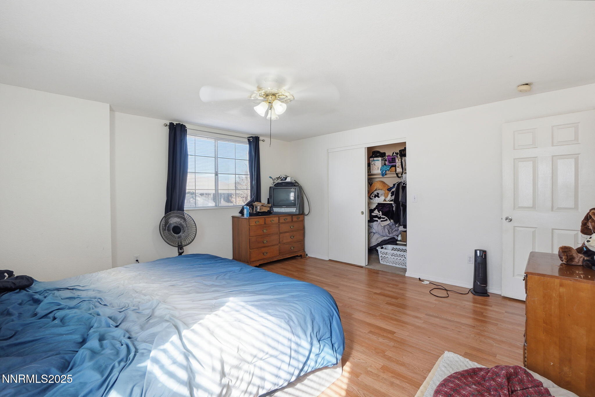 8486 Piper Place Reno, NV 89506 - Photo 21 of 25 a view of a livingroom with a workspace