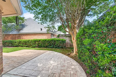 $559,000 | 6 Skyland Place, The Woodlands, TX 77381