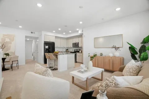 $878,000 | 2082 Mahuron Circle, San Jose, CA 95133