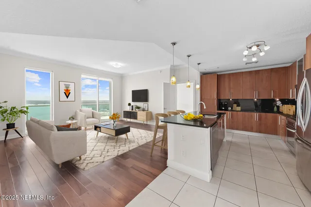 $3,700 | 1431 Riverplace Boulevard, Unit 2606, Jacksonville, FL 32207