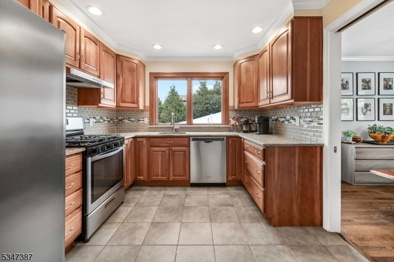 104 Summit Road Sparta, NJ 07871 - Photo 9 of 32