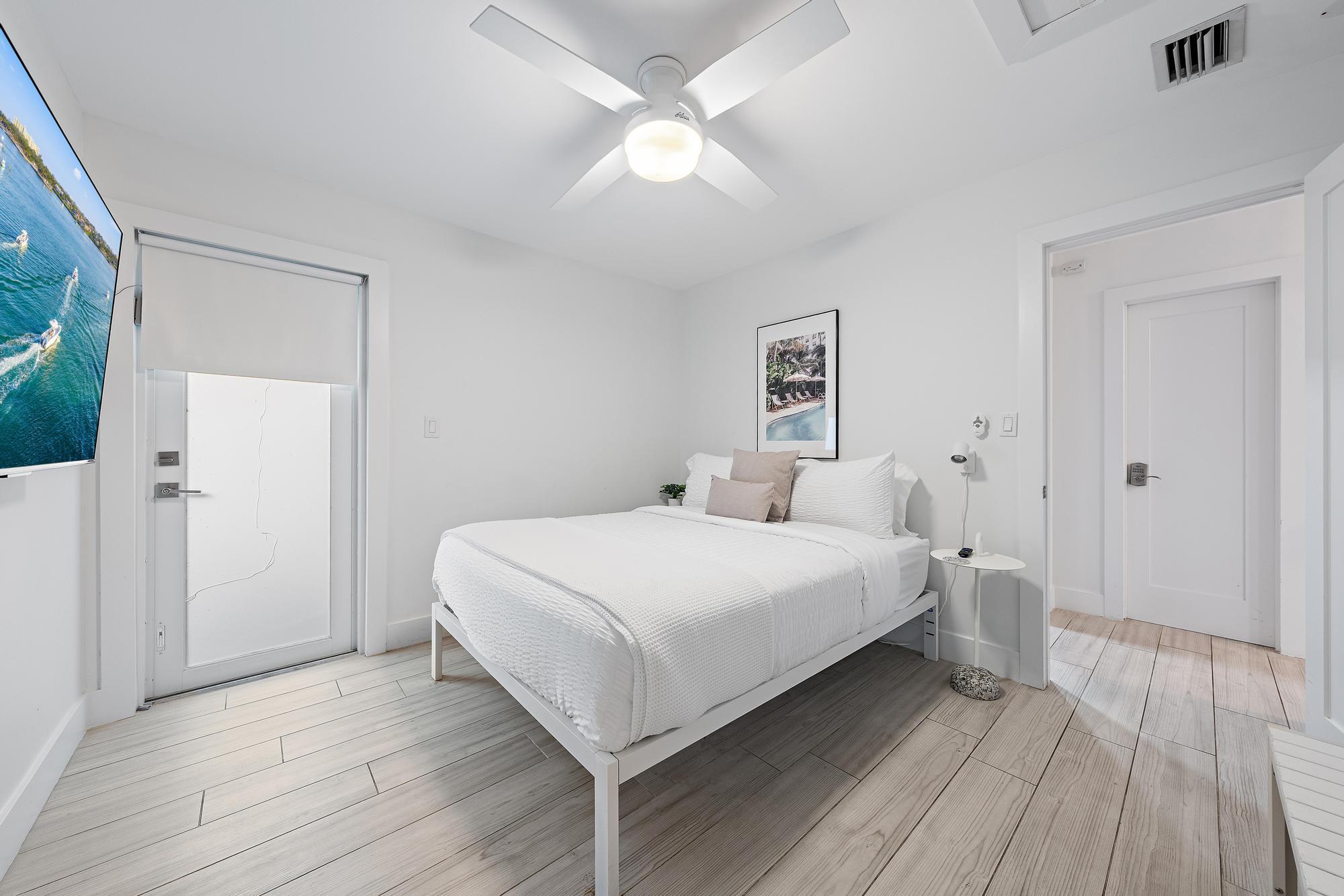 570 Dover Road Tequesta, FL 33469 - Photo 20 of 45 Guest Suite